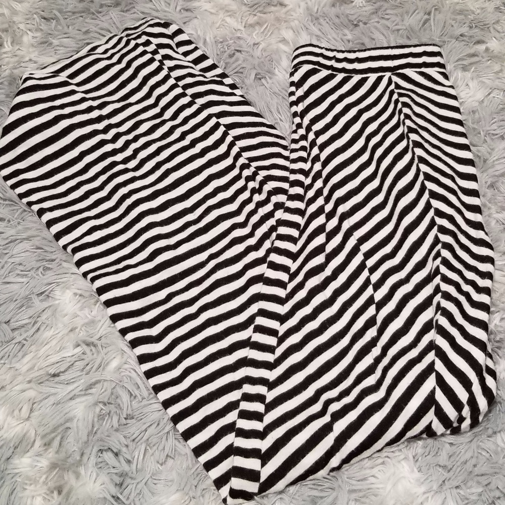 Black and White Stripe Maxi Skirt